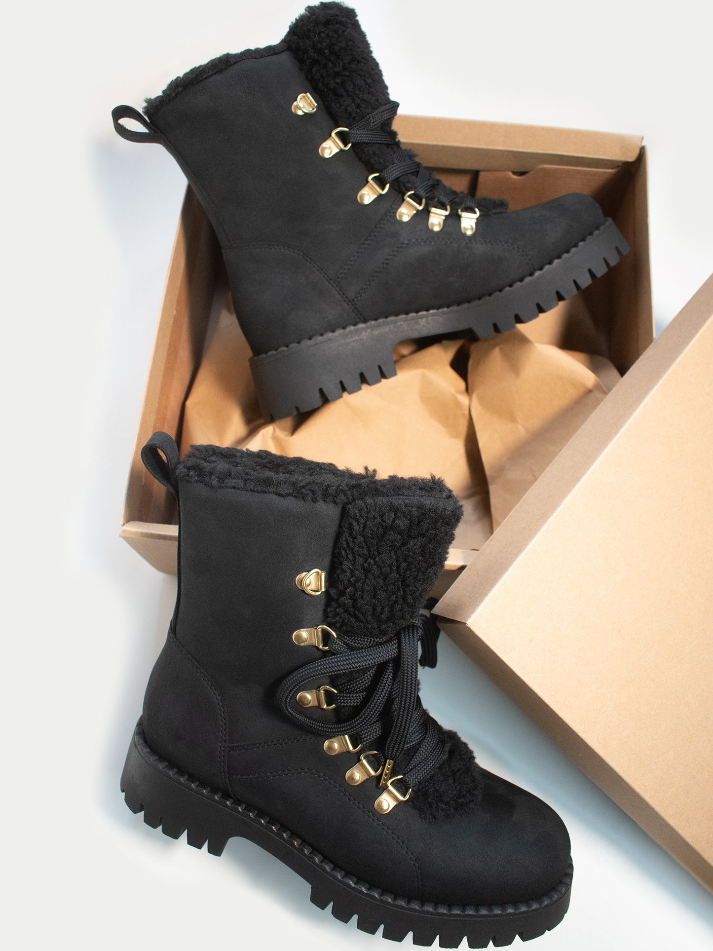 Bottes en peau de mouton végétalienne recyclée