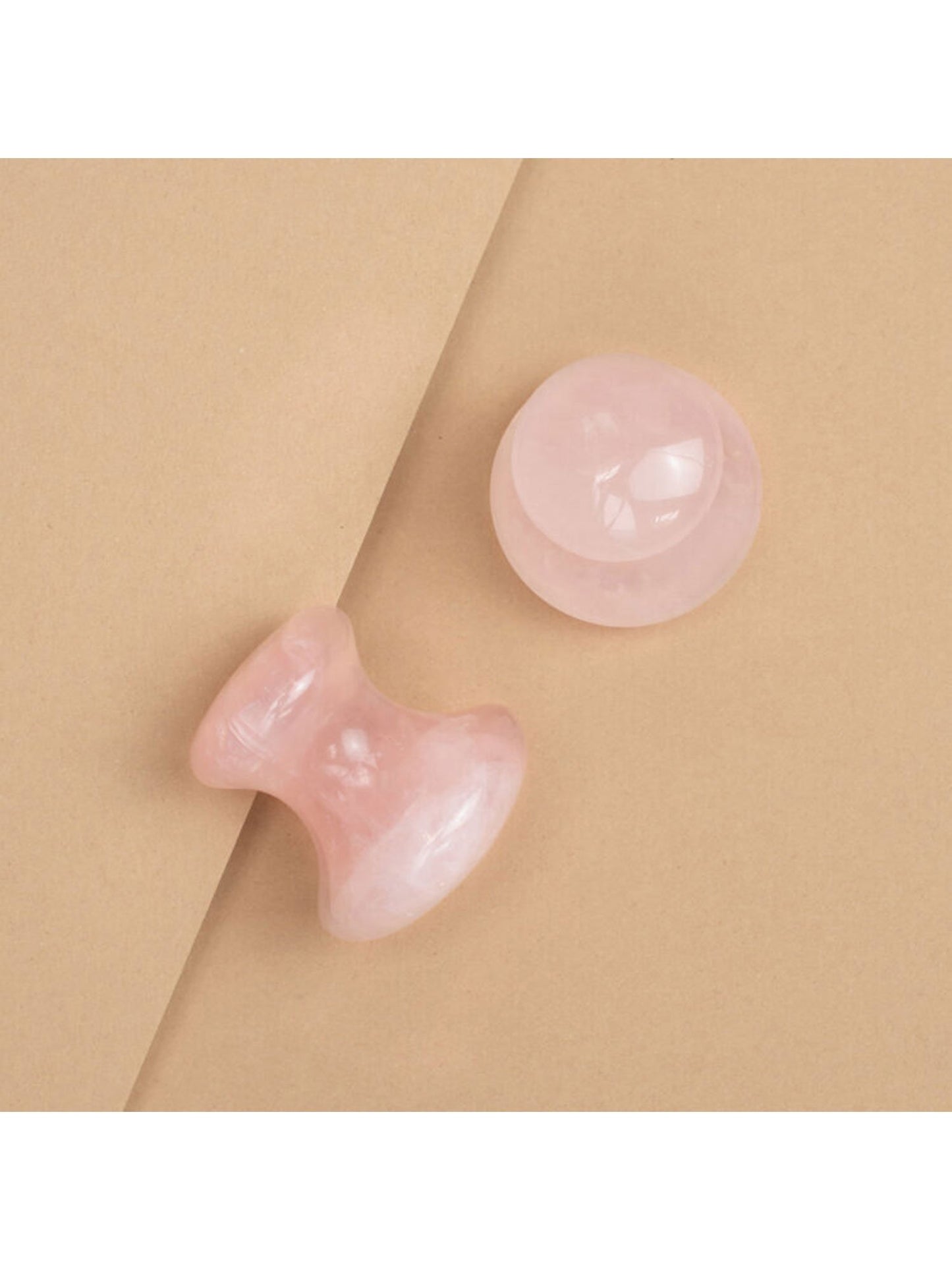Earth To You London Rose Quartz Gua Sha pour des yeux rafraîchis et énergisés