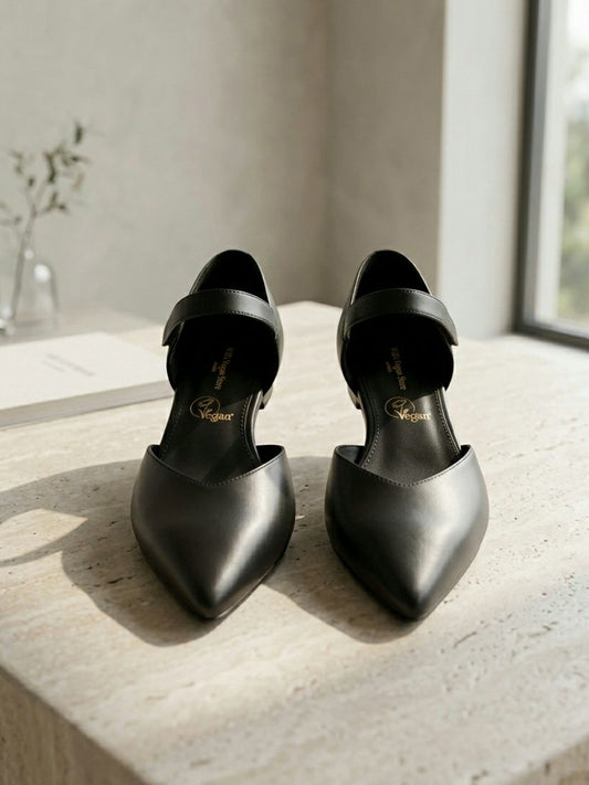 Platte schoenen met puntneus 