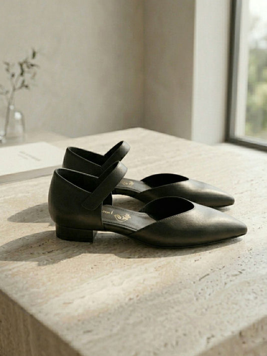 Platte schoenen met puntneus 