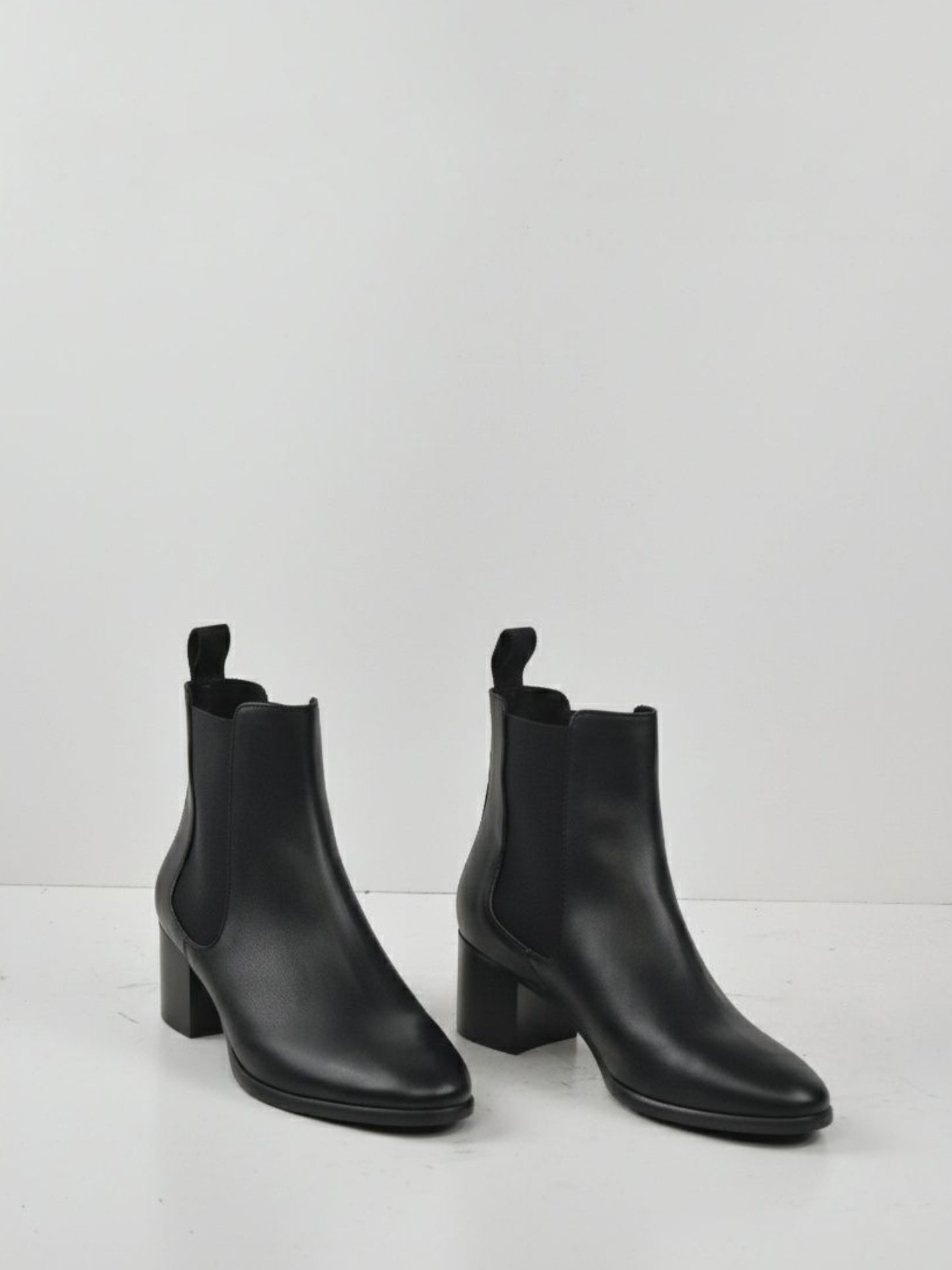 Almond Toe Chelsea Boots