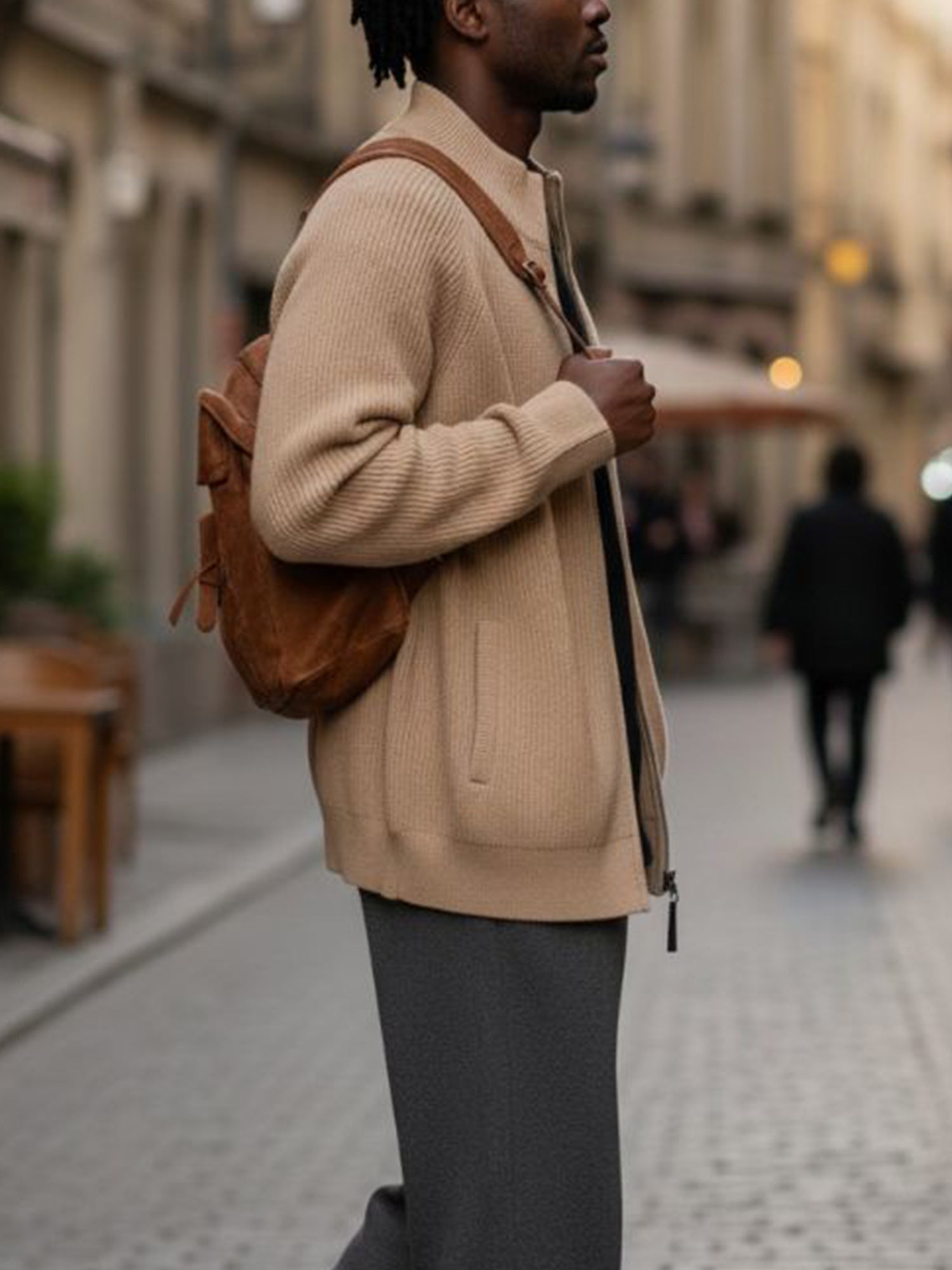 Veste tricotée entièrement zippée 