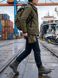 Bottes de quai isolées 
