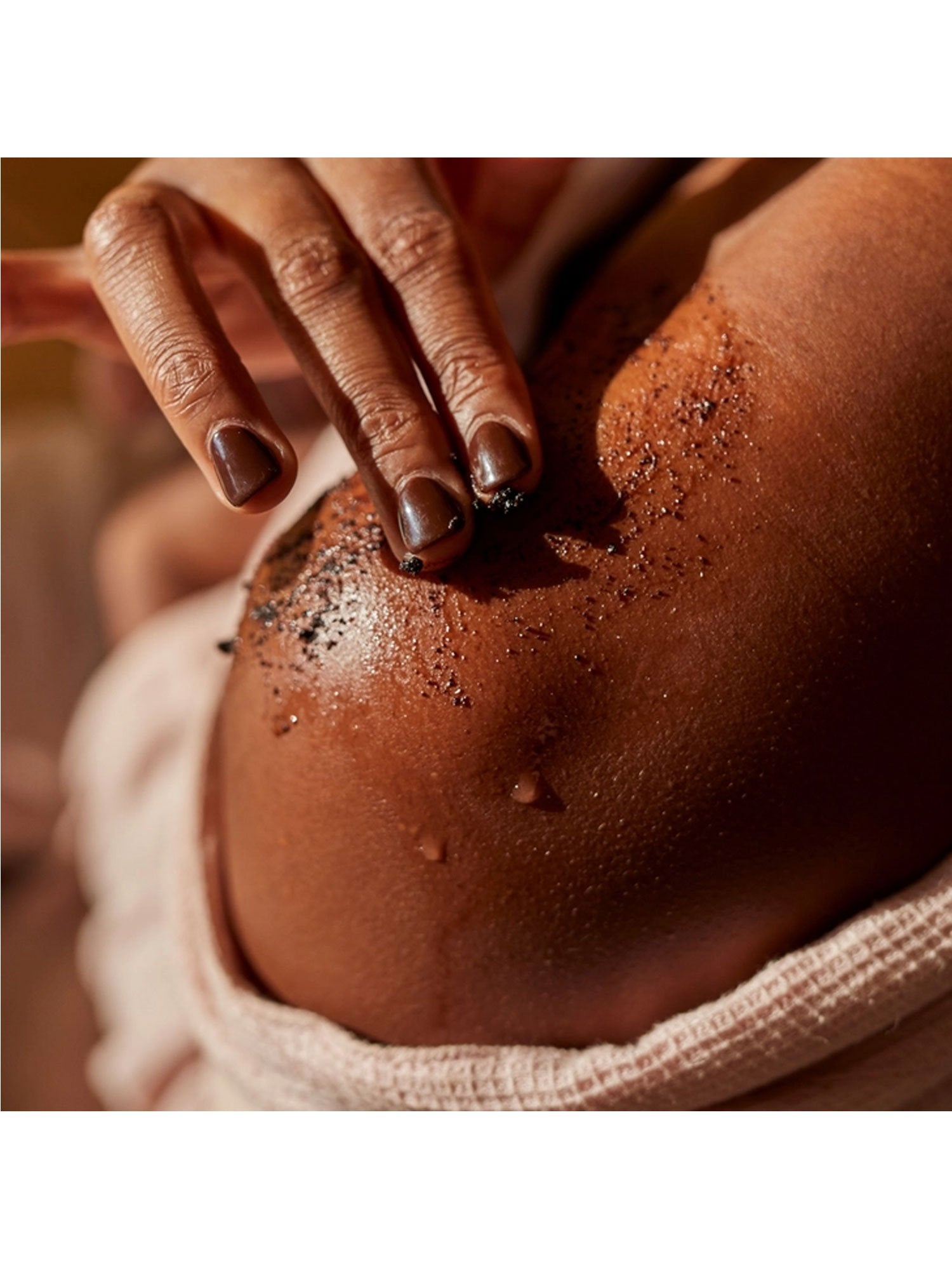 Gommage corporel au café UpCircle à la menthe poivrée