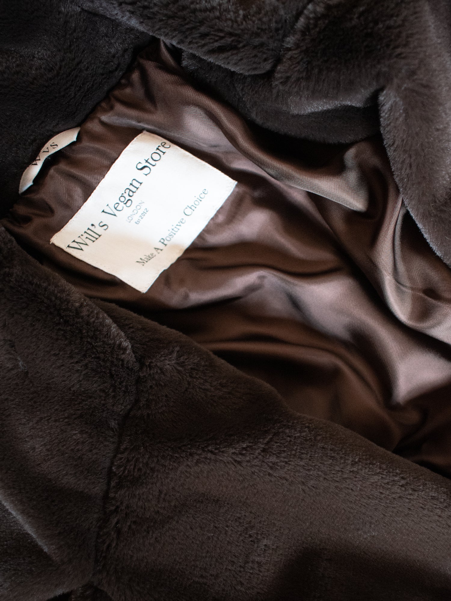 Manteau en fourrure végétalienne recyclée 