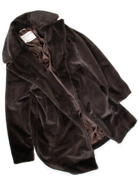Manteau en fourrure végétalienne recyclée 